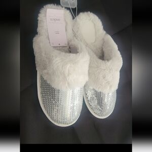 Auden Silver Slippers with Faux Fur. Womens Size Large. New